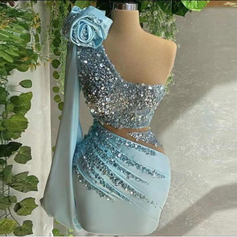 

Arabic Luxury Short Sheath Prom Dresses Sparkly Sequins Pearls Beads Sexy Light Sky Blue Cocktail Party Gowns With Flowers Sash