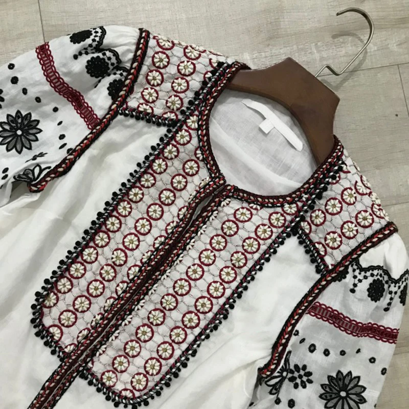 TWOTWINSTYLE Embroidery Vintage Women's Jacket O Neck Open Stitch Beading Patchwork Short Coat Female Fashion Autumn