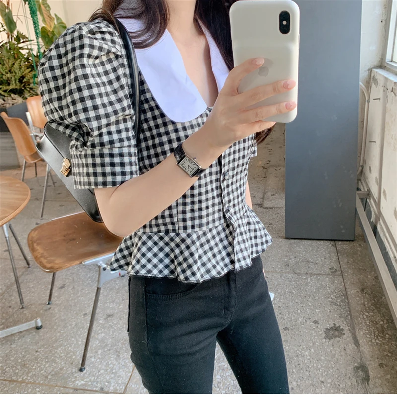 Винтажная клетчатая блузка женская модная контрастная белая с воротником черная