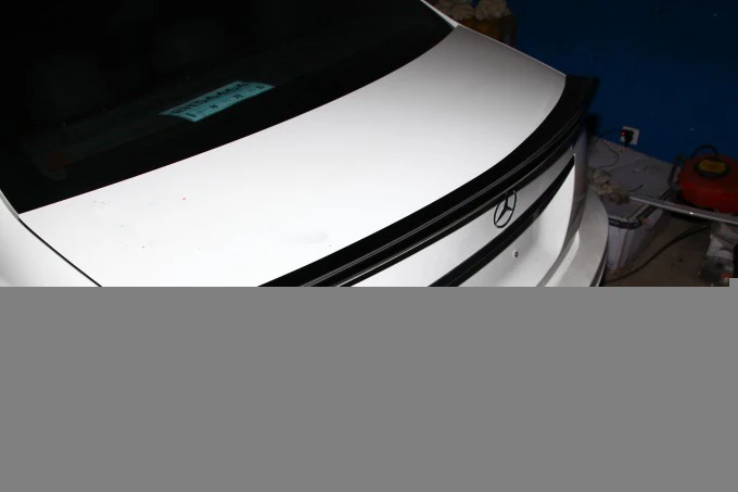 

Carbon fiber V style W204 2doors car rear trunk spoiler wing back boot lip spoiler wing for Mercedes-Benz C class 07-14