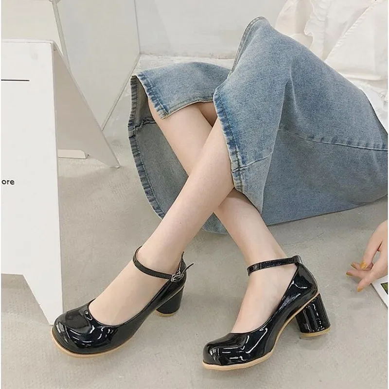 

SLHJC Leather Pumps Shoes Retro Square Toe Mary Janes Pumps Ankle Buckle Med Heels Spring Lady Vintage Shoes
