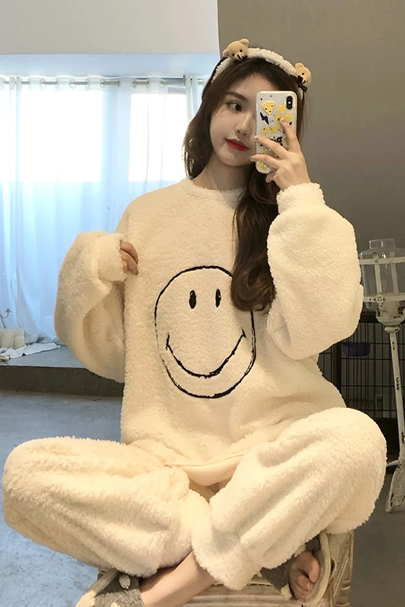 

Autumn Winter Latest Korean Style Embroidered Warm Loose Long Sleeve Pajama Pants Two-Piece Set Homewear Suit for Women