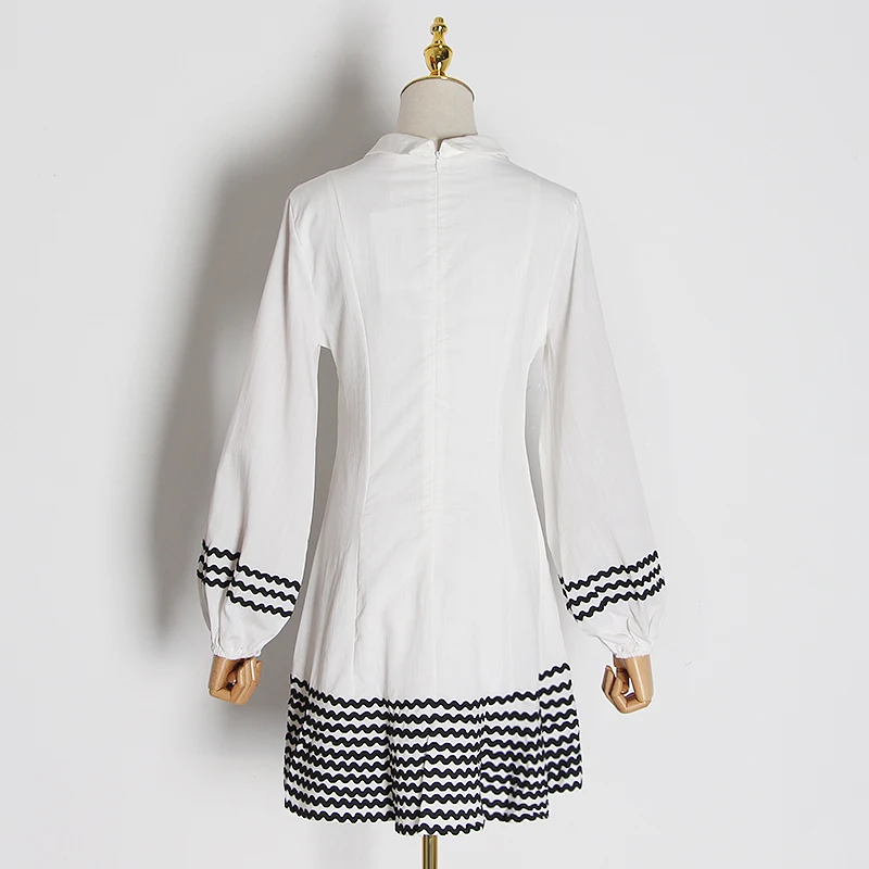 Женское платье Русалка TWOTWINSTYLE весеннее приталенное с рукавами фонариками