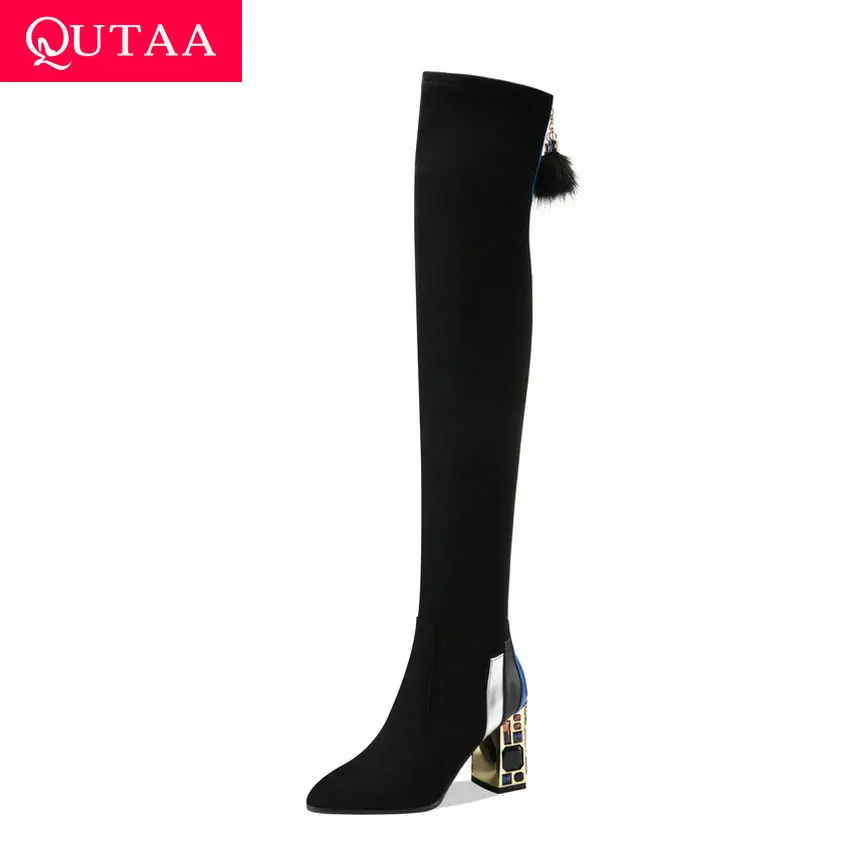 

Женские сапоги на молнии QUTAA, Черные Сапоги выше колена из флока, на высоком устойчивом каблуке, с острым носком, со стразами, ботфорты, разме...