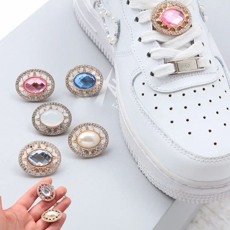 

1 shoelace buckle, shoe decoration, sports shoe buckle is fashionable and suitable for all kinds of flat shoelace decoration