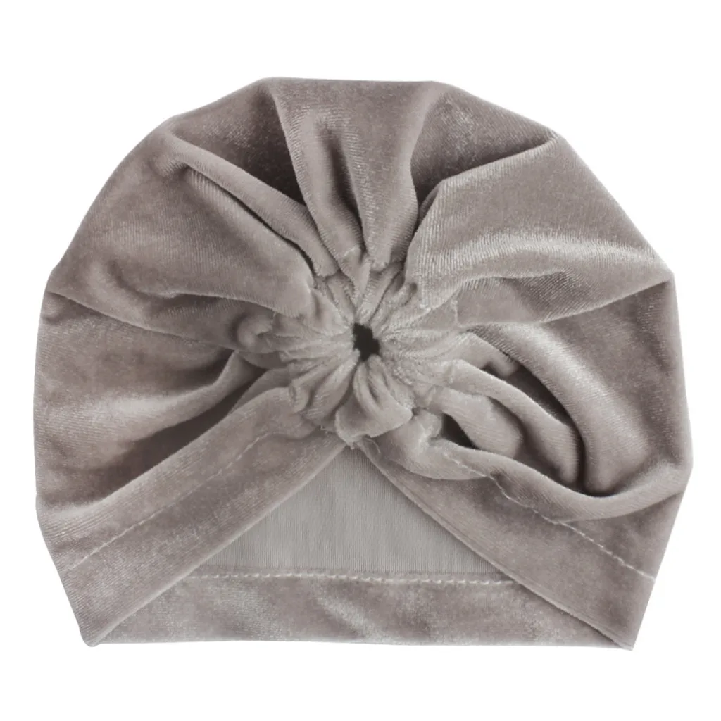 Детская шапка однотонная карамельного цвета для малышей детей маленьких