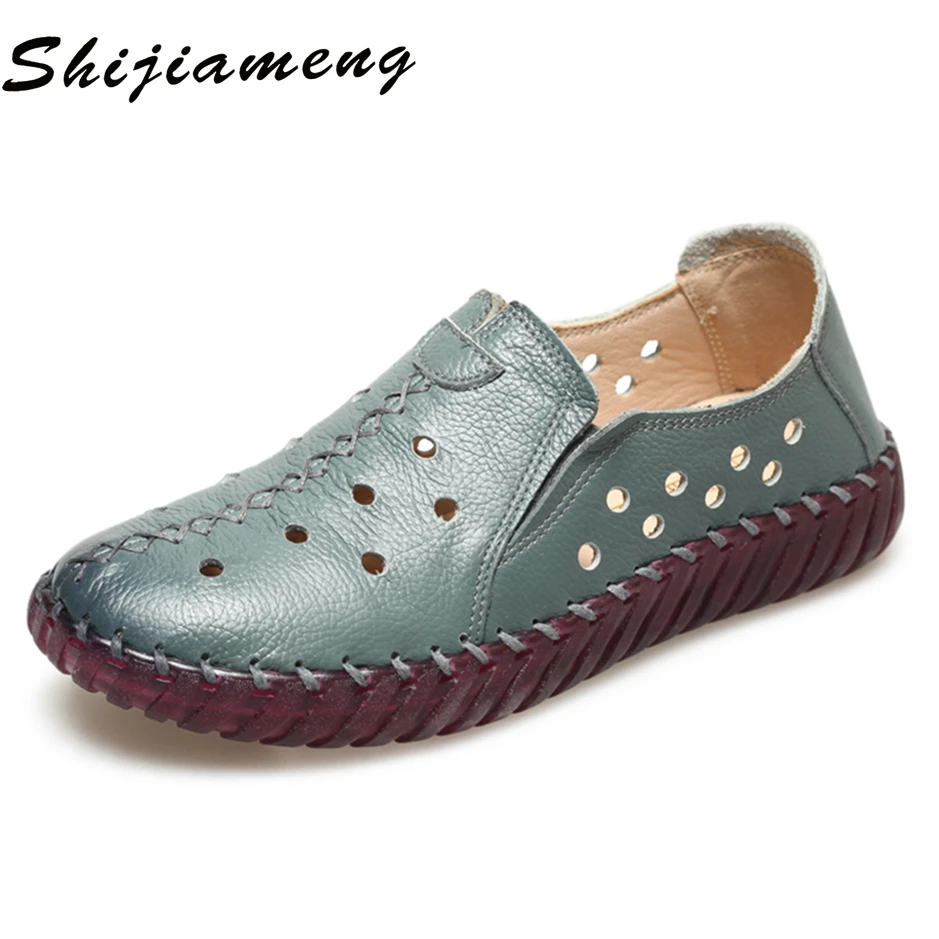 

New style sandals, women's hole shoes, women's leather hollow flat-bottomed comfortable mother's shoes, soft-soled peas shoes