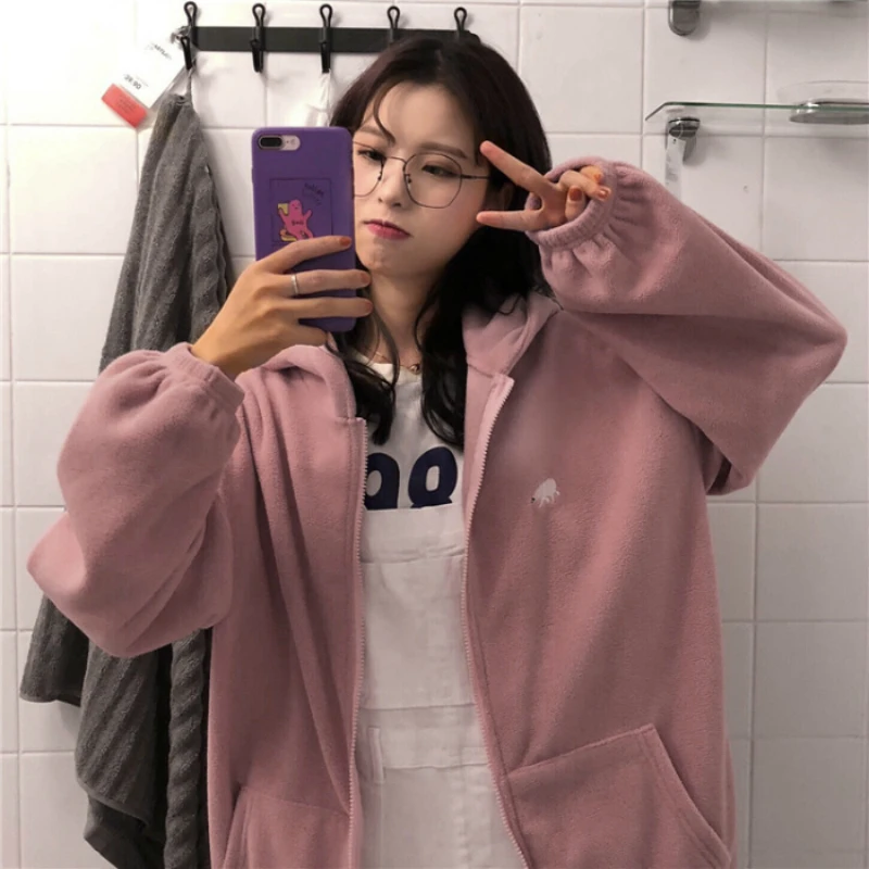 Женская толстовка на молнии однотонная Флисовая теплая с вышитым медведем в