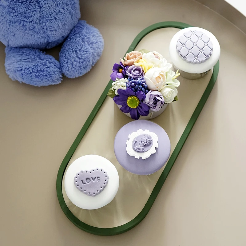 

Fresh purple small cakes, simulation purple fondant cup cakes, girly style children's room decorations