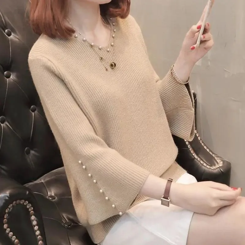 

Fashion Autumn Knit Sweater Women Casual Slim Beads V-neck Sweaters Solid Color Flare Sleeve Pullover Sweater Top Women Winter