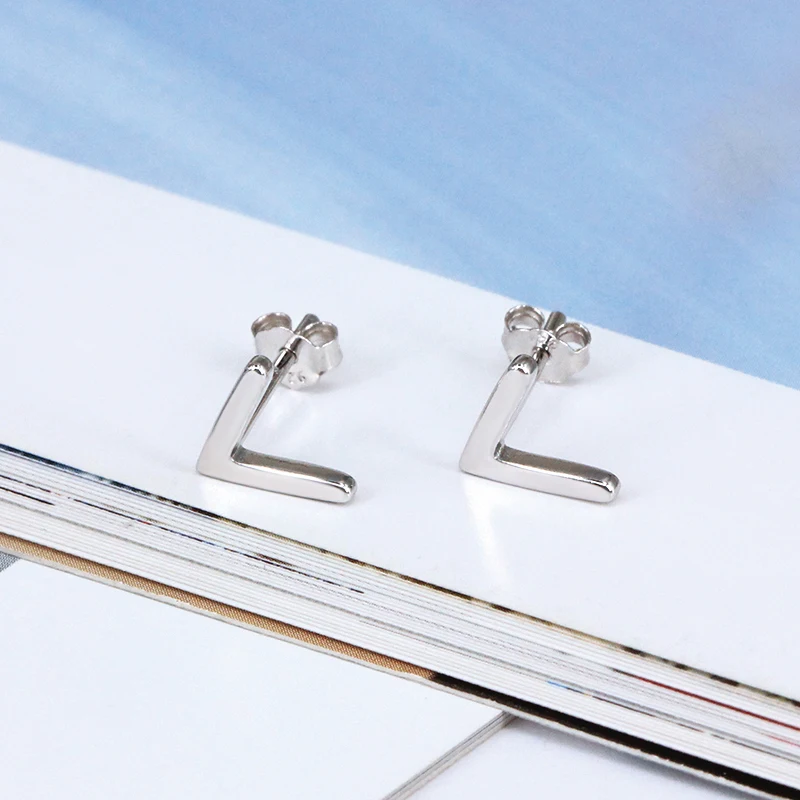 ROXI простые серьги-гвоздики в форме буквы V для женщин модные ювелирные изделия