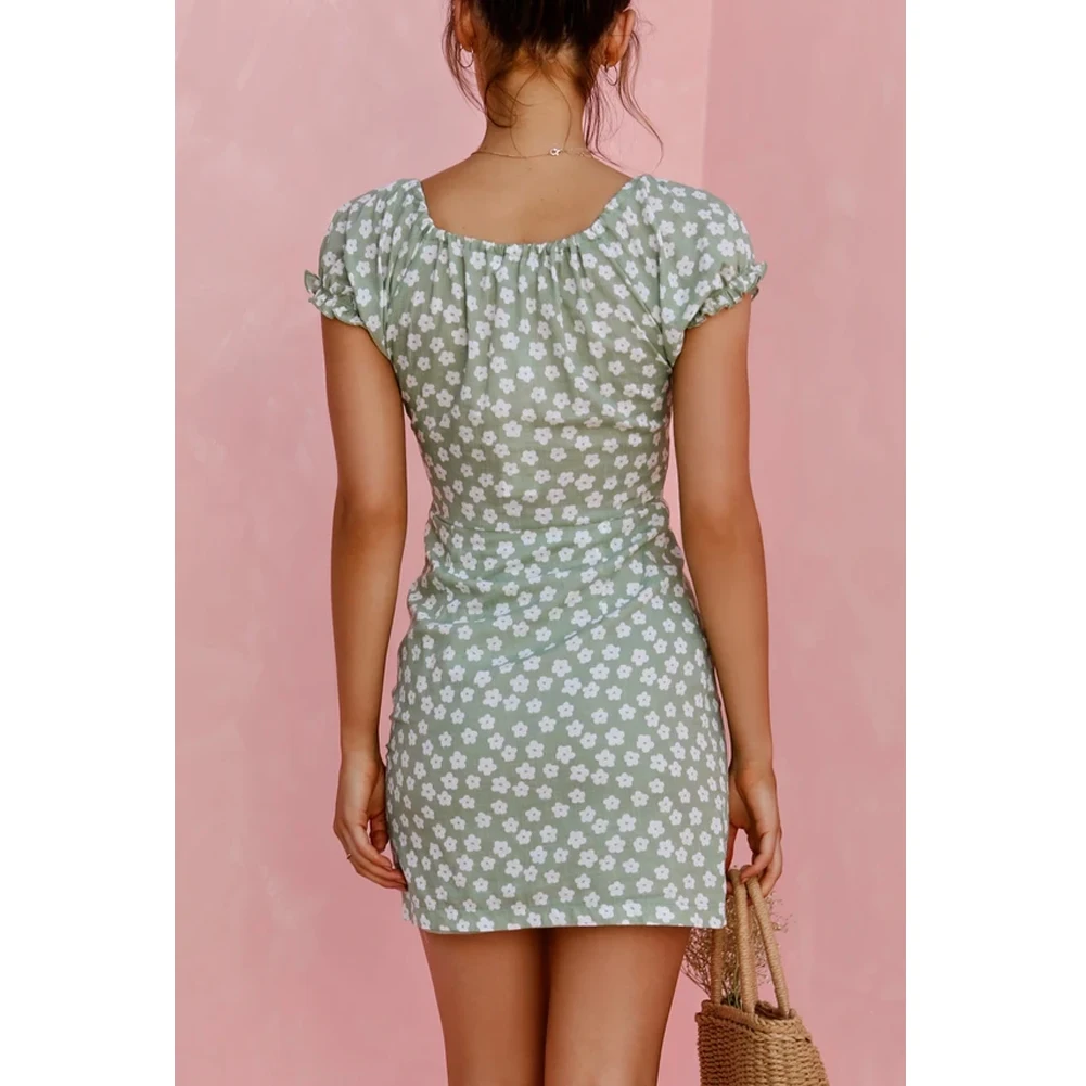 Модное женское платье с запахом и открытыми плечами летнее цветочным принтом