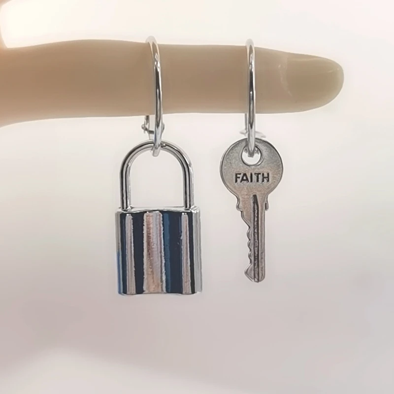 Ассиметричные серьги подвески с замком|Серьги-подвески| |