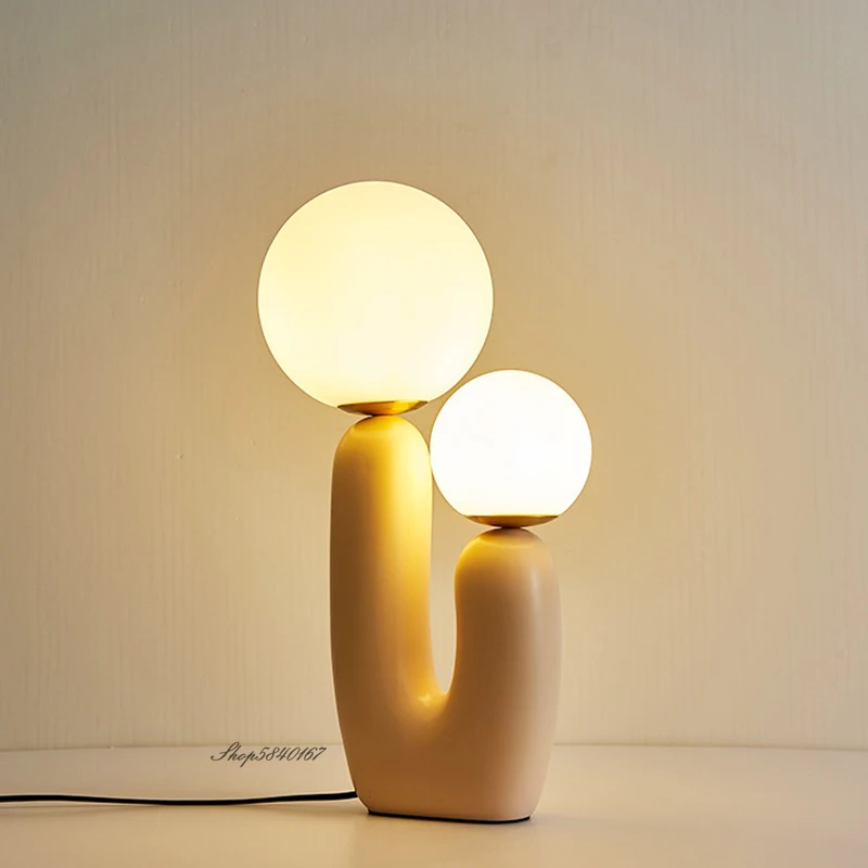 

Postmodern Table Lamp Creative Resin Desk Lamp for Living Room Bedroom Beside Lamp Home Decor Glass Ball Lamp Led Light Fixtures