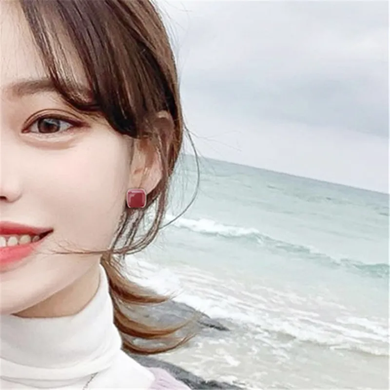 

Fashion Temperament Joker Red Heart Earrings for Women Cute/romantic Contracted Geometry Square Stud Earrings Jewelry Gifts