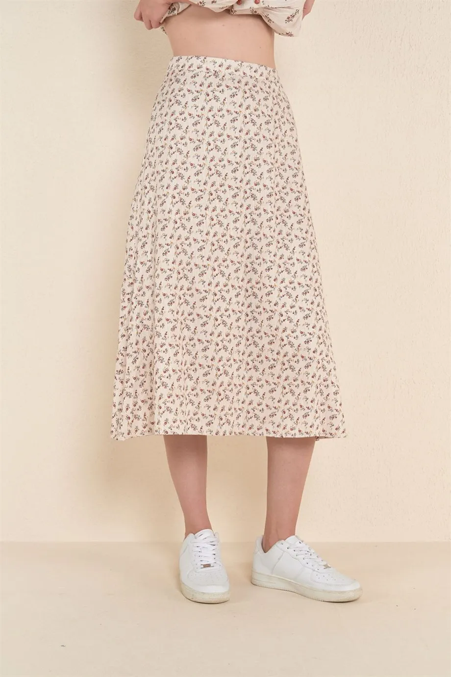 

Women's Beige Patterned Wrist Length Bell Skirt