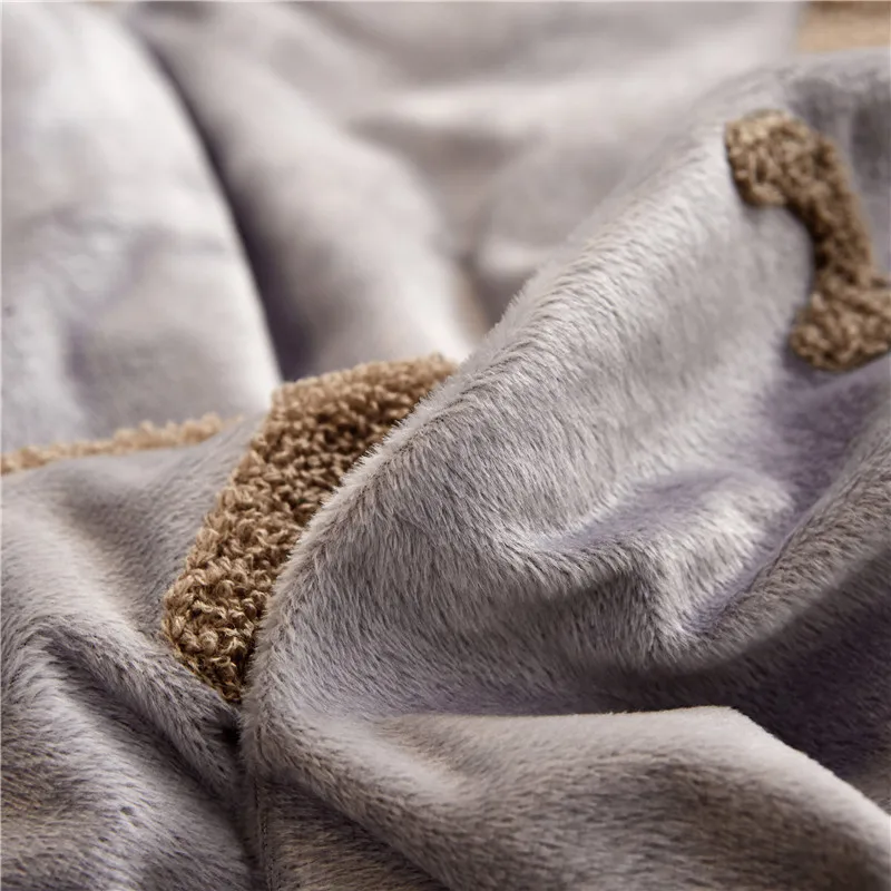 Креативная подушка одеяло двойного назначения Коралловое плюшевое