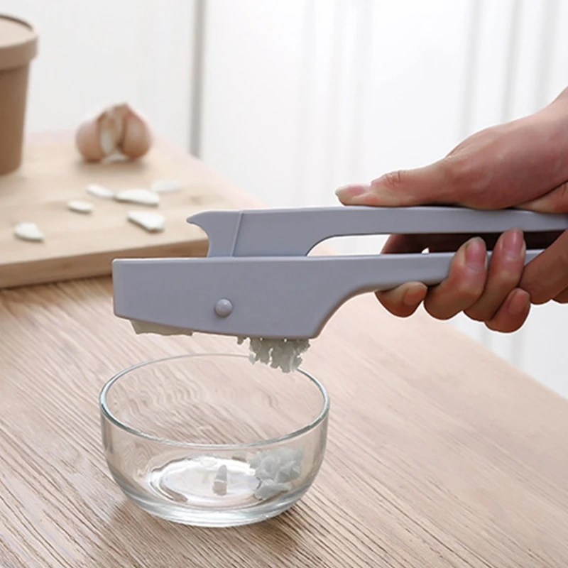 

2 in 1 Garlic Slicer And Mincer Garlic Mincer Slicer Easy Squeeze Garlic Crusher