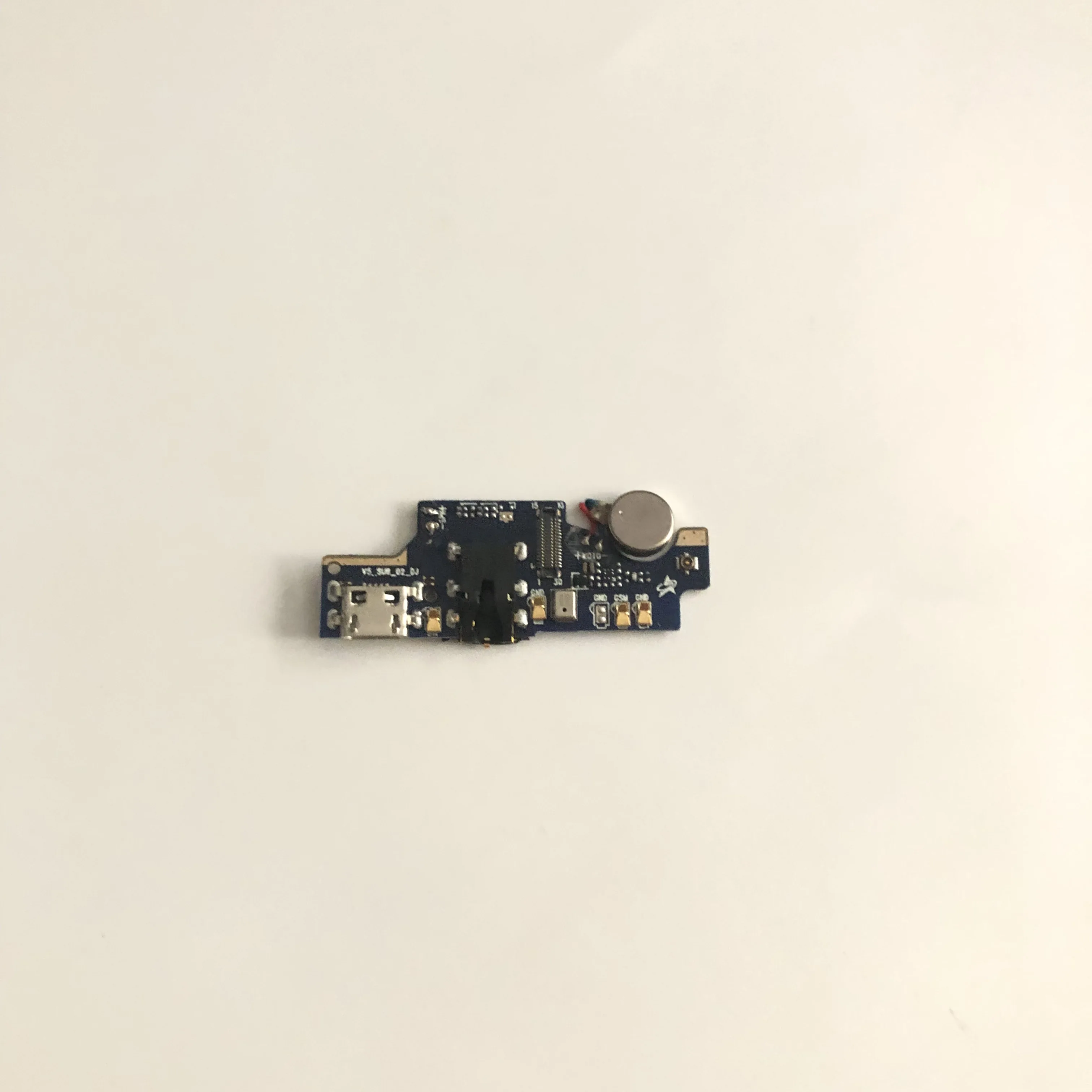 Зарядное устройство KOOLNEE K1 б/у USB разъем + вибромотор для смартфона MTK6750T 6 01 дюйма