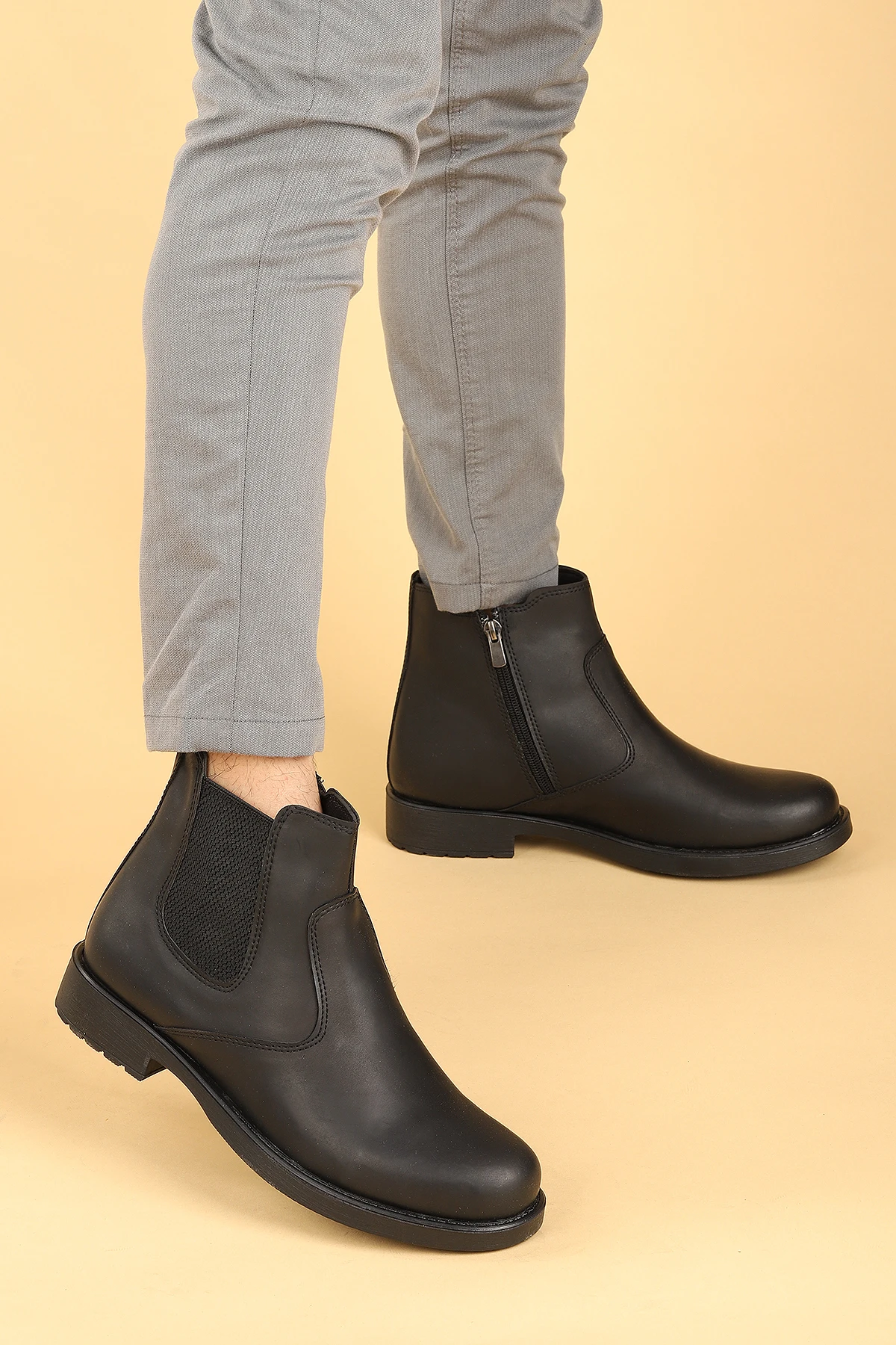 Мужские ботинки с меховой застежкой-молнией и подошвой 650 | Обувь