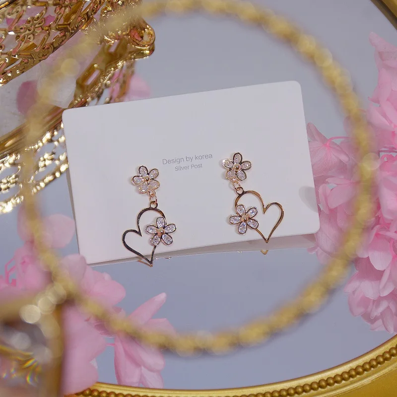 

2020 New Trendy Hot Sale Women's Earrings Delicate Heart Flower Zircon Dangle Earring For Women Bride's Party Jewelry Wholesale