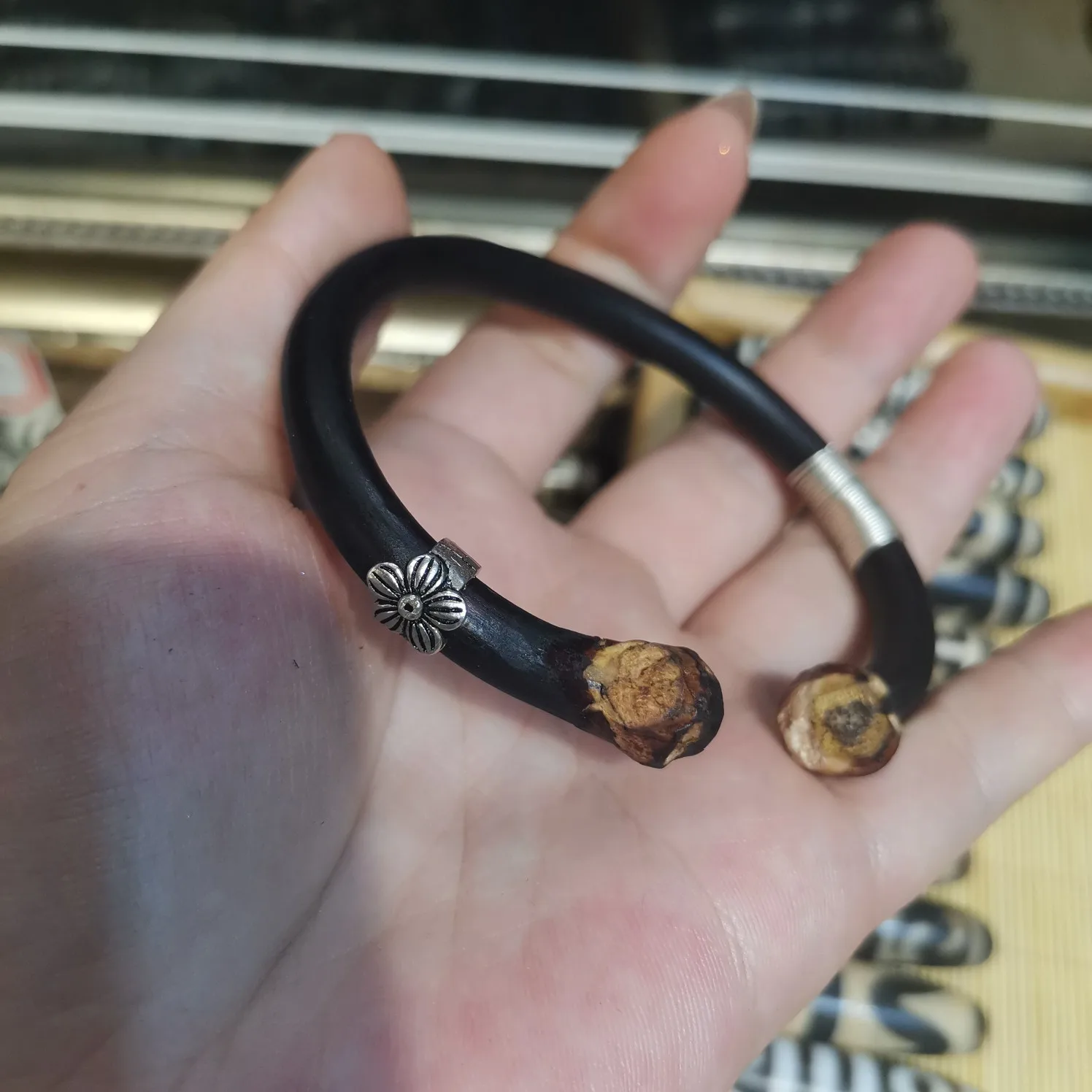 Натуральный плато завод Caulis Spatholobi s925 серебро инкрустированные C Форма браслет присущая средствам китайской медицины медицинское обслуживание Pulsera