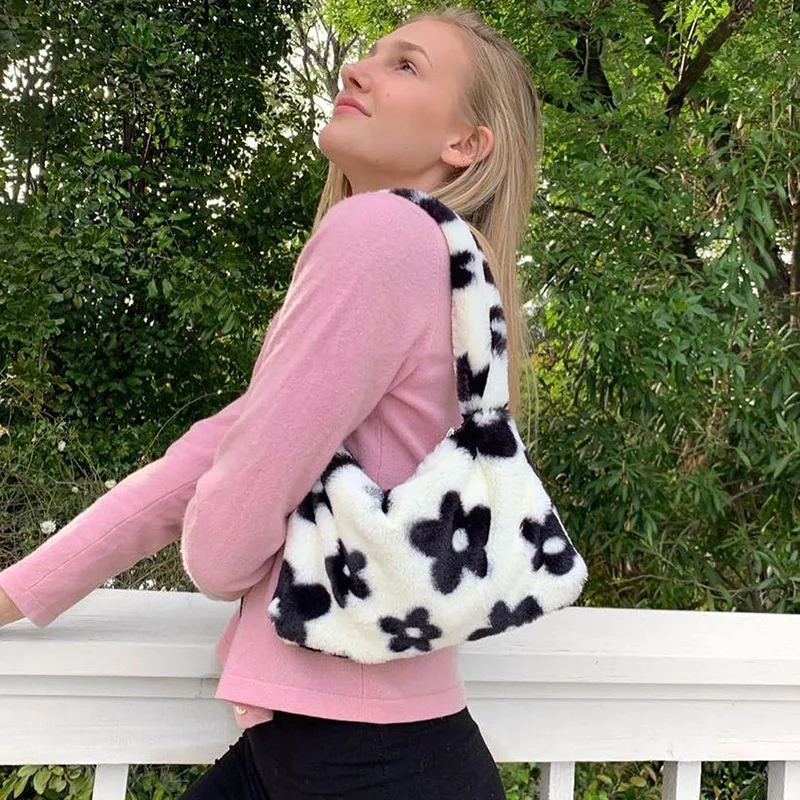 

Plush Underarm Bag Fashion Flower Shoulder Bag Portable Autumn Winter Handbag for Outdoor Shopping Traveling d88