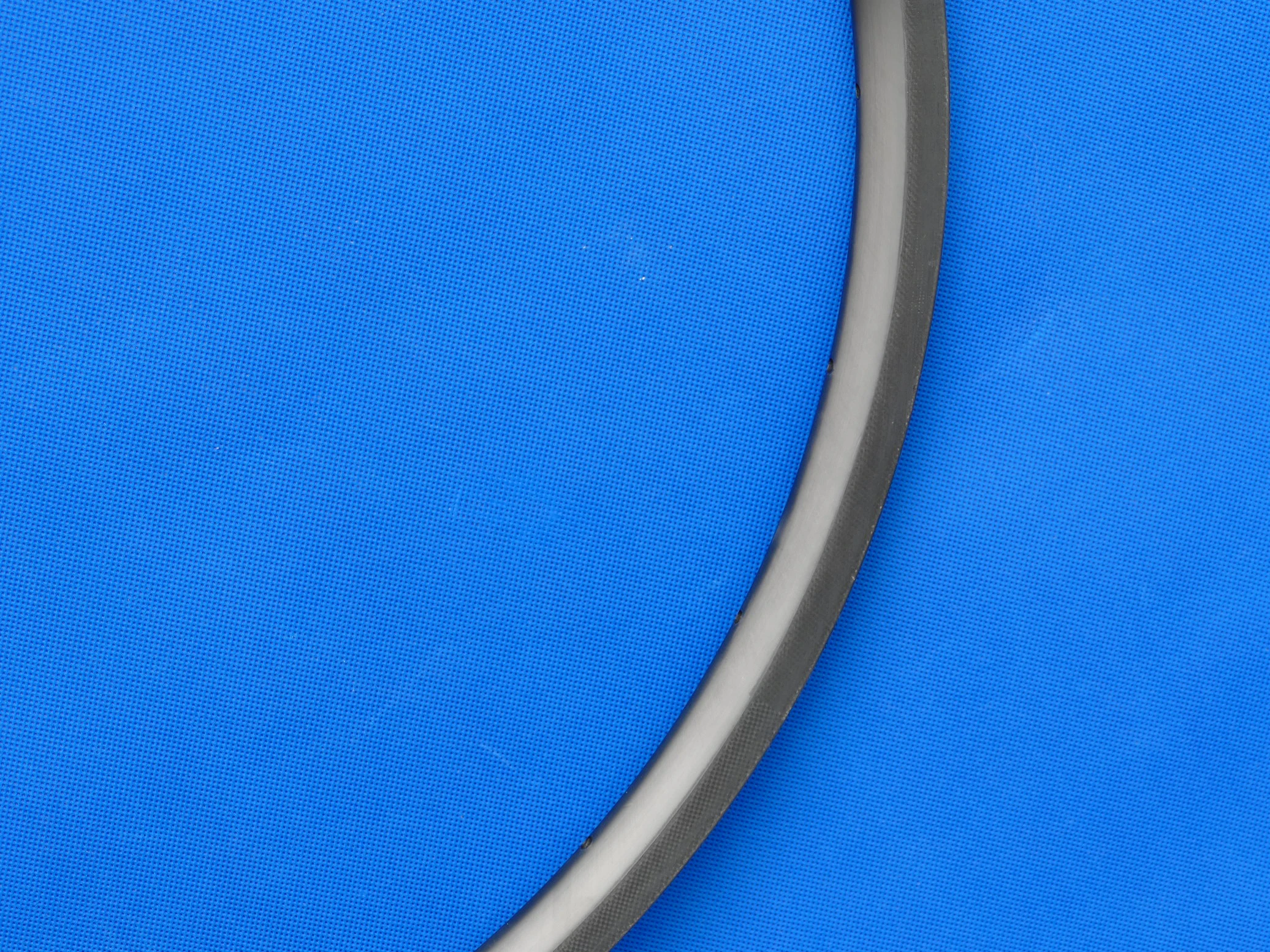 В том числе 1 пара ободов полностью карбоновые дорожные велосипедные трубчатые