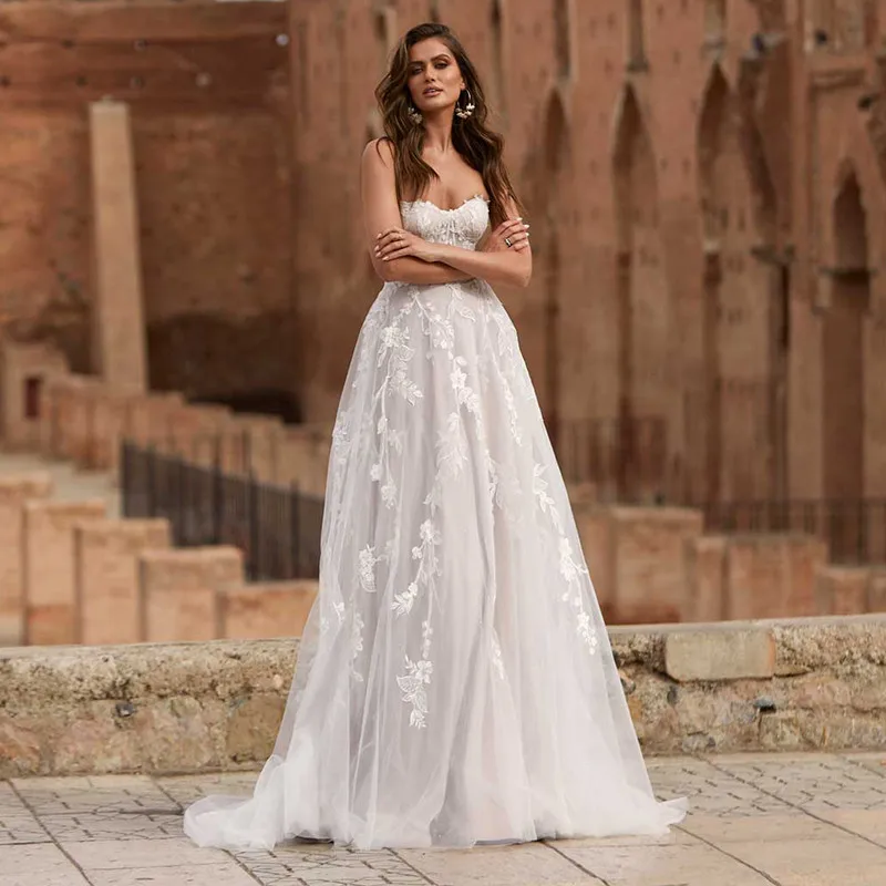 

Sexy Sweetheart Wedding Dress 2021 Summer Style Organza Strapless Backless Lace Appliques Sweep Train A-Line For Elegant Women