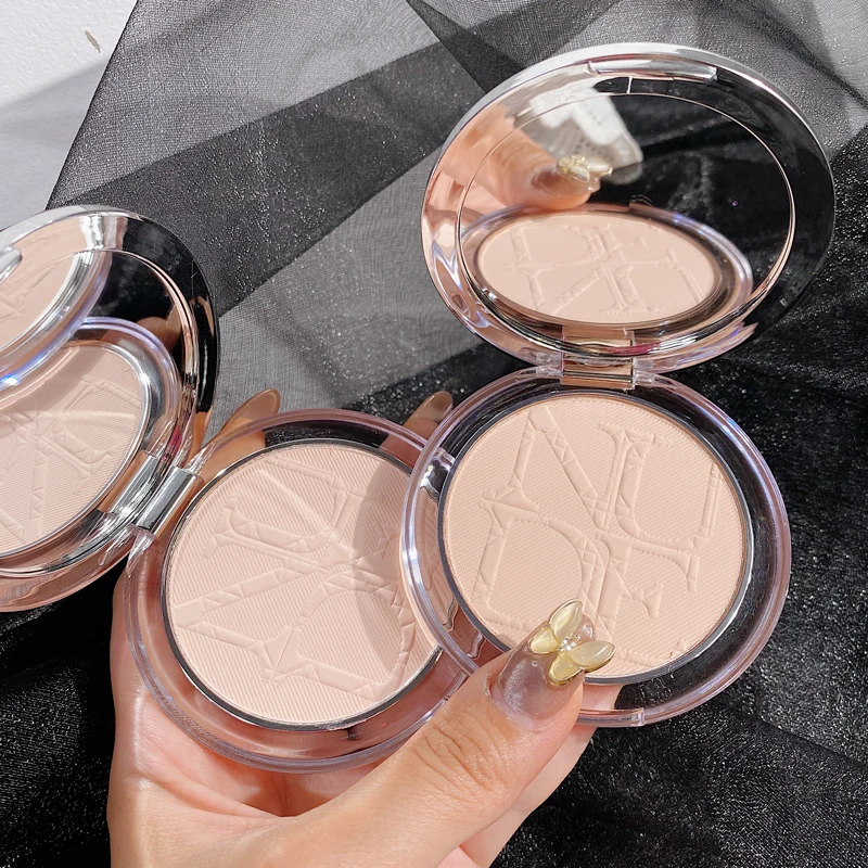 

Face Pressed Powder Oil-Control Natural Foundation Powder Smooth Concealer Setting Powder Brighten Skin Face Powder Cosmetic