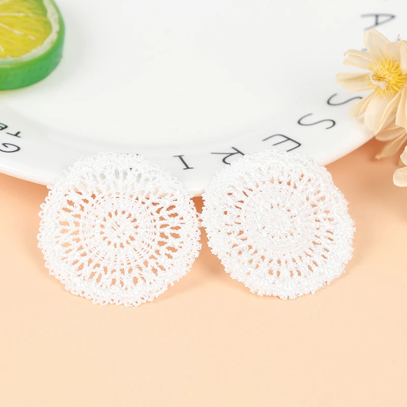 

NEW2Pcs 1:12 Dollhouse Mini White Knitting Table Placemat Scene Model Doll House Furniture Decor High Quality