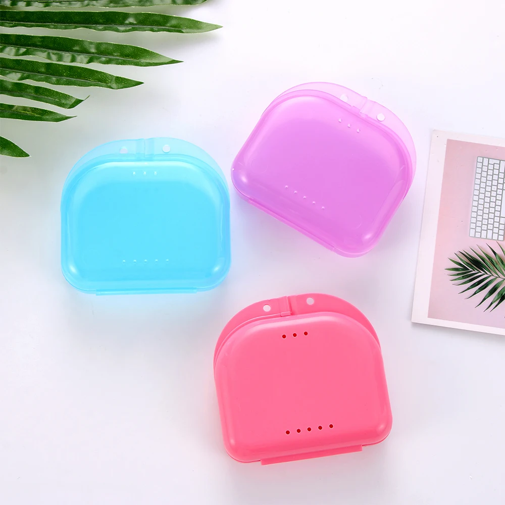 Пластиковый фиксатор для защиты зубов