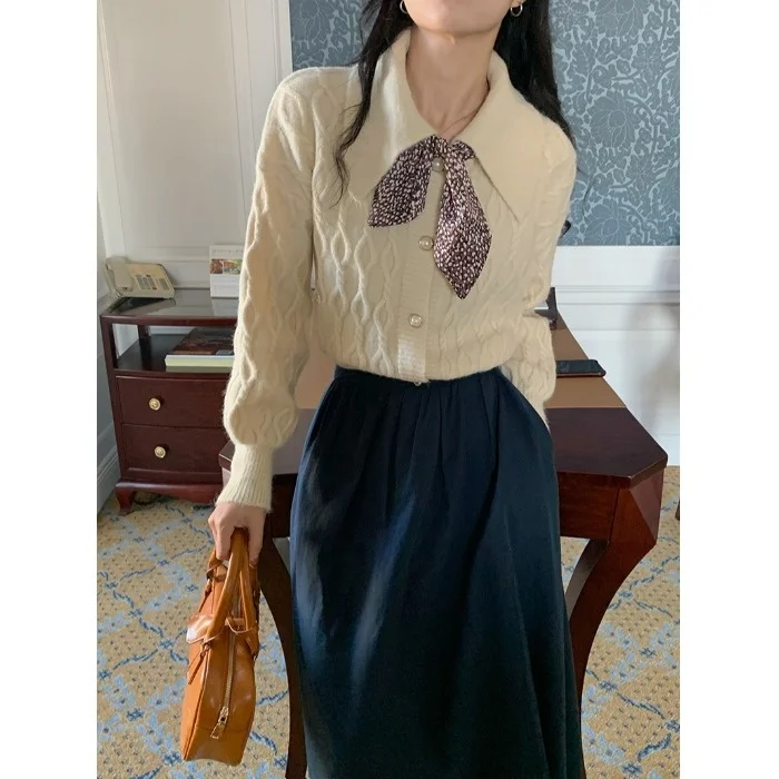 Шелковый шарф с жемчужной пряжкой Кардиган длинным рукавом свитер женский