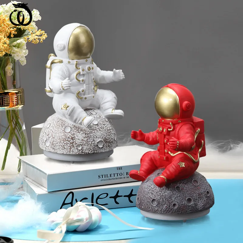 

WU CHEN LONG Nordic Cute Astronaut Arts Sculpture Abstract Spaceman Statue Resin Craft Children's Room Home Decorations R6529