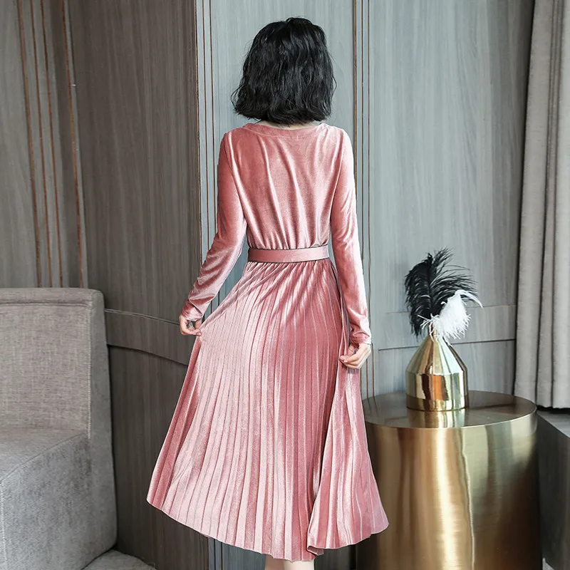 Зимнее теплое бархатное плиссированное платье для женщин больших размеров