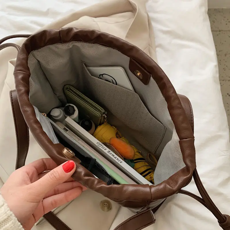 

2021 new tide big capacity Tit package female high quality black single shoulder purses and handbags luxury designer satchels