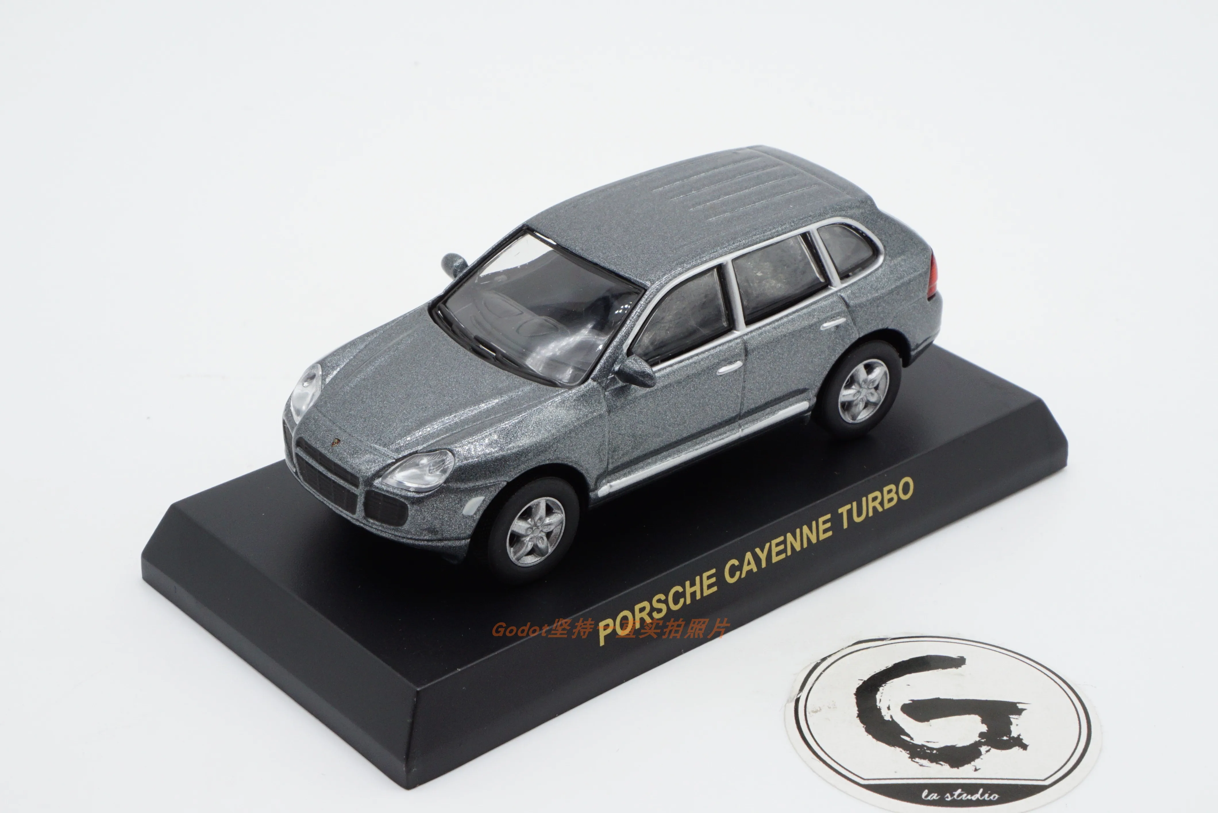 

Коллекция литая модель автомобиля Kyosho 1/64 Porsche Cayenne