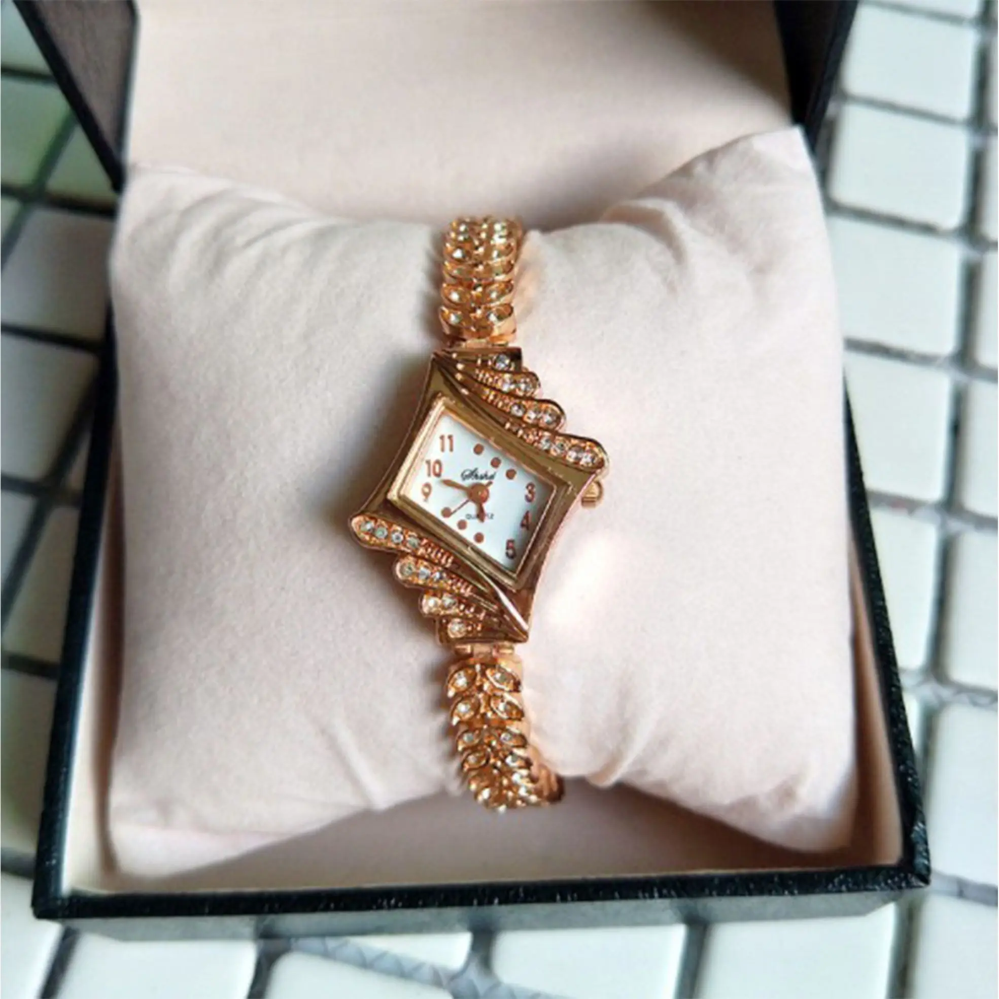 

All-Match Watch Electronic Watch Rabbit Watch Boys Girls Flip Watch Quartz Watch Fashion Luxury Wrist Watches