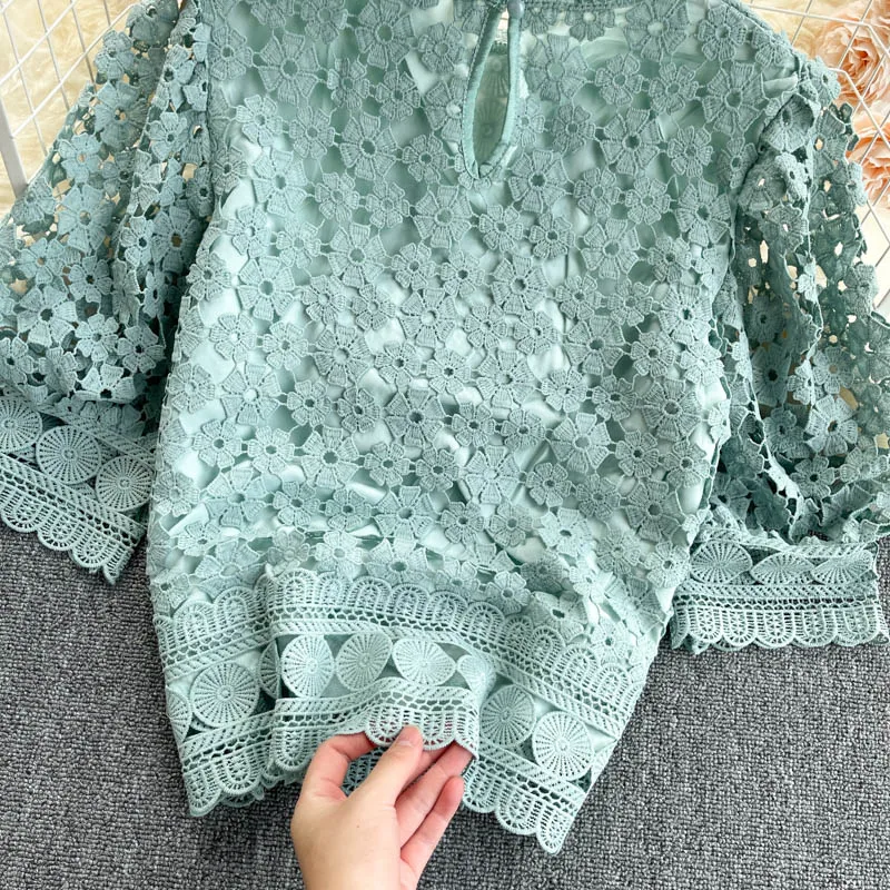 

2021 Summer French Style Girl Bubble Sleeve Hollow Lace Shirt New Elegant Short Women Top Round Neck Pullover Ladies Blouse