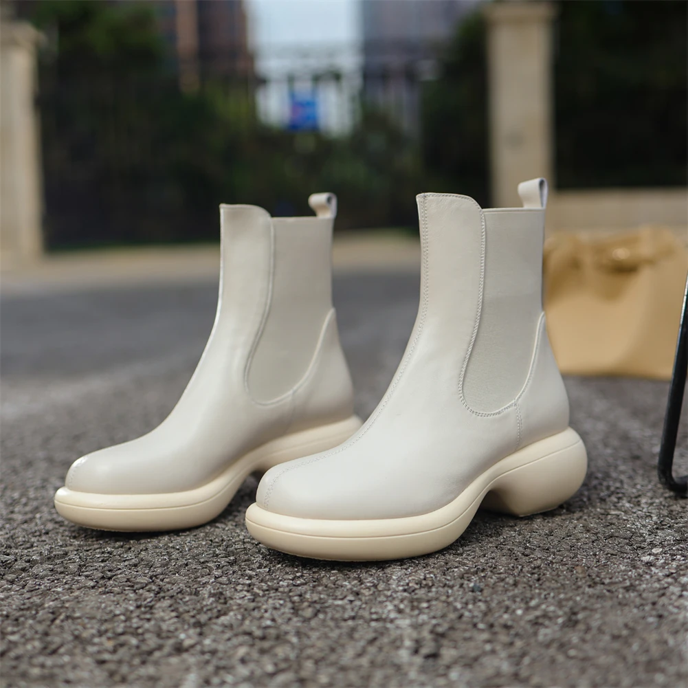 Женские ботильоны из натуральной коровьей кожи на платформе и толстом каблуке |