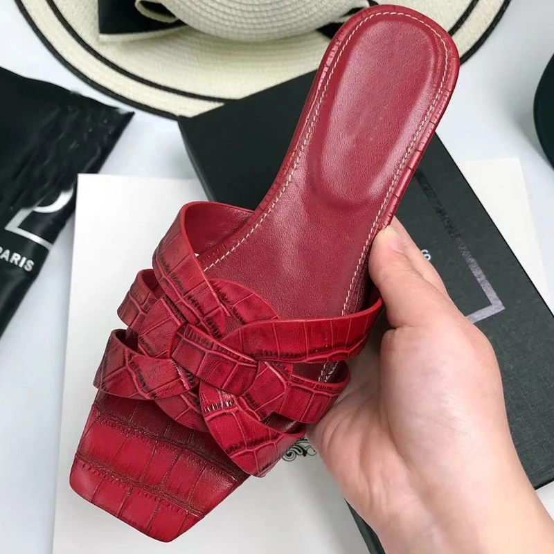 

Genuine Leather Flip Flops Women Flat Slipper 2021 Summer Classics Brand Women Flat Sandals Hollow Out Crocodile Pattern 35-41