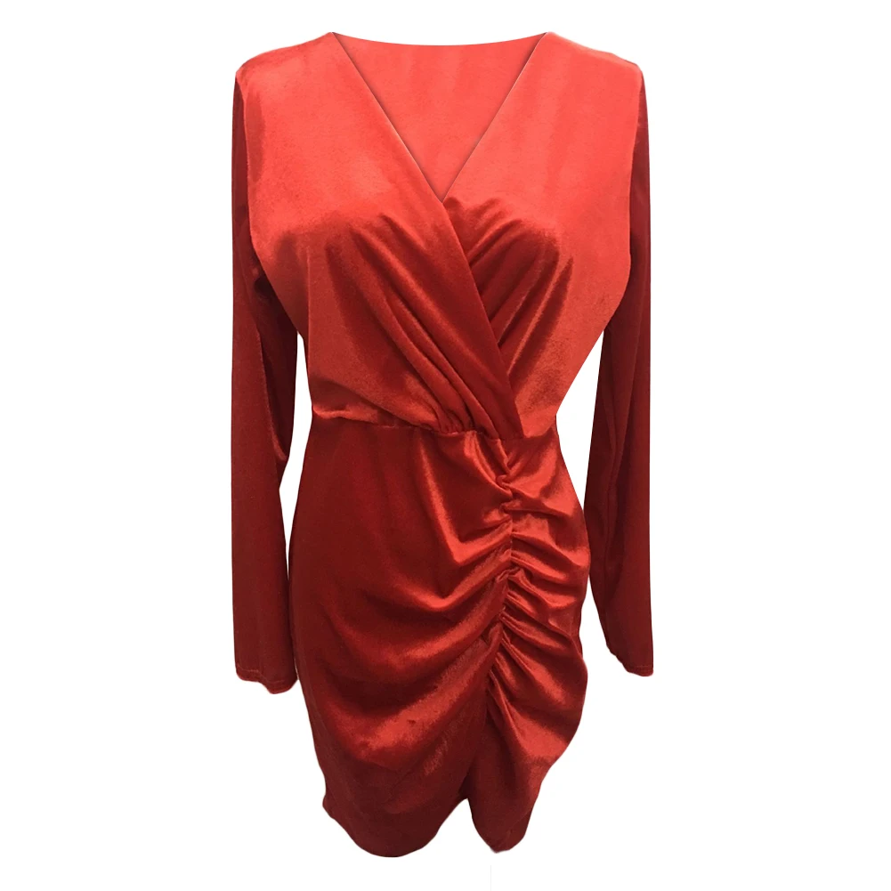 Соблазнительное женское платье однотонное теплое бархатное с длинным рукавом и V