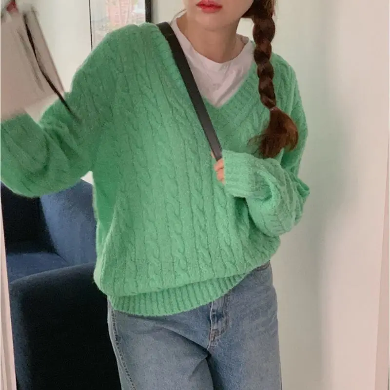 

Solid color V-neck, autumn and winter long-sleeved twist knit sweater