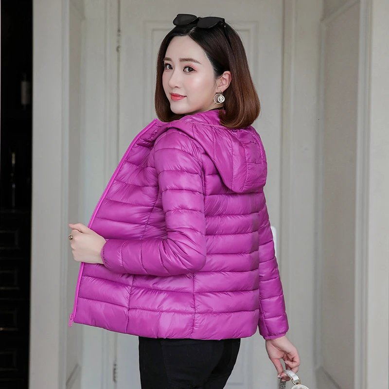 Тонкая женская зимняя теплая куртка с капюшоном пальто большого размера красная