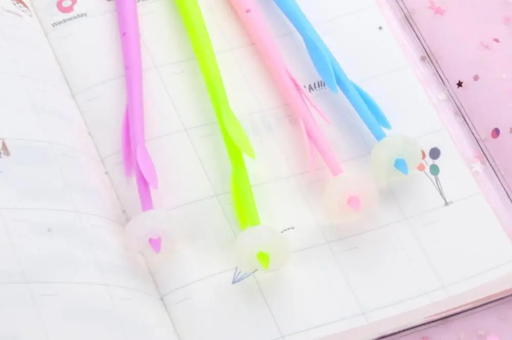 Мультипликационная гелевая ручка конфетных цветов меняющая цвет школьная с