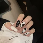 Набор из 24 штук, короткие накладные ногти с клеем для женщин дизайн ногтей белый и черный цвета, дизайн, средней длины гроб искусственные акриловые накладные ногти советы