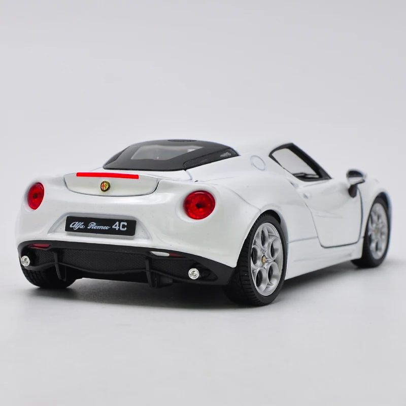Изысканный 1:24 ALFA Romeo 4C спортивный автомобиль сплав модель моделирование литой