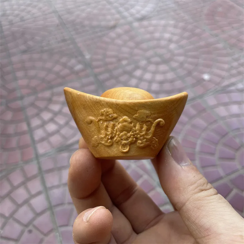 

Милые Дизайнерские деревянные благоприятные резьбы Fengshui золотые слитки коллективное богатство реалистичные украшения для дома/офиса/ручн...