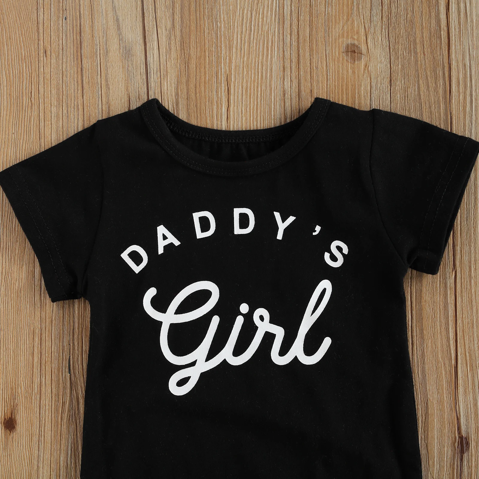 

Newborn Baby Girls 3-piece Outfit Set Short Sleeve Letter Print Romper+Leopard Shorts+Headband Set