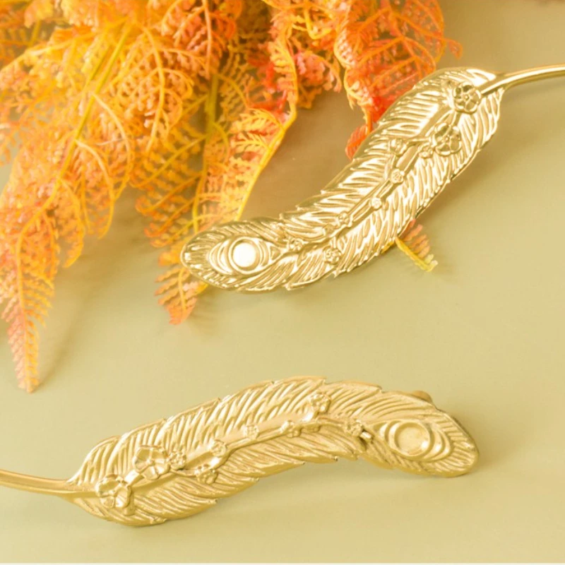 

Feather Shaped Furniture Handles Solid Brass Drawer Knobs Wardrobe Pulls Kitchen Cabinets Knob Handles for Cabinets and Drawers